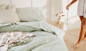 summer linen bedding